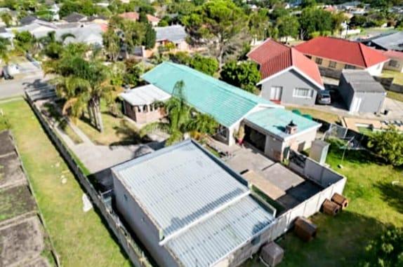 5 Bedroom Property for Sale in Amalinda Eastern Cape